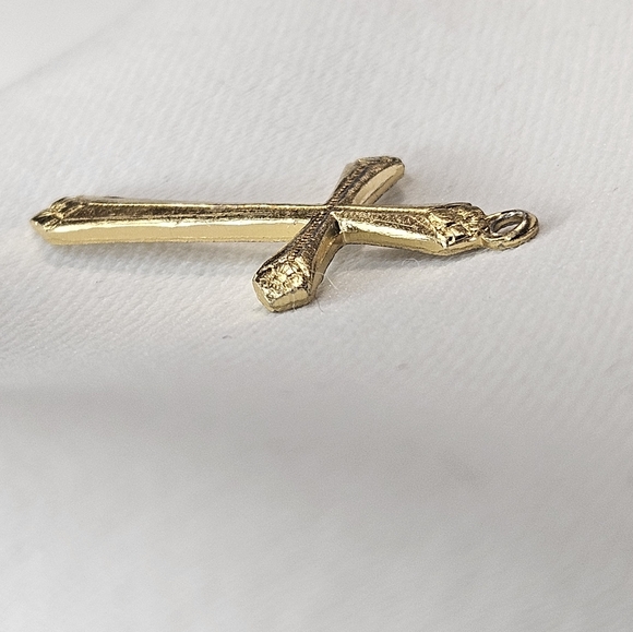 Gold Cross Pendant - Picture 4 of 4